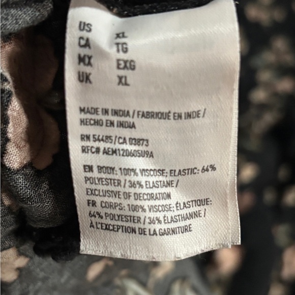 American Eagle Outfitters Black Floral Romper with Pink Flowers - Picture 3 of 4